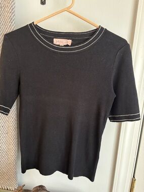 Philosophy Black Short Sleeve Ribbed Top with White Stitching